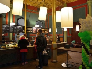 Wrocław: KFC i Starbucks na Głównym otwarte